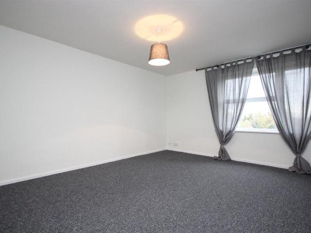 Chelsea Close, London, 8 NW10, 2 bed flat to rent, £1,650 pcm | PrimeLocation