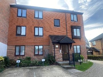 Chelsea Gardens, North Cheam, Surrey SM3, 1 bed flat to rent, £1,450 pcm | PrimeLocation