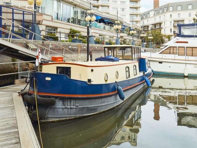 Chelsea Harbour Houseboat to rent