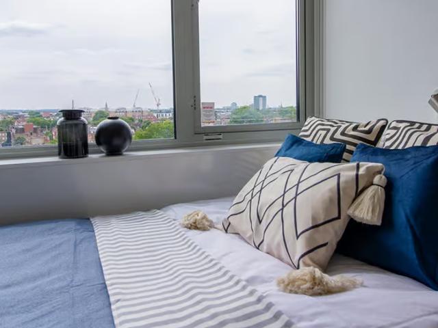 Chelsea Lightfoot Hall, Manresa Road. Studio to rent £1,985 pcm £458 pw
