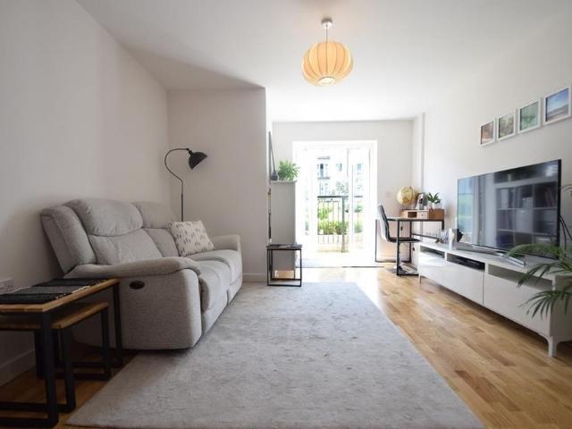 Chelsea Lodge, Wintergreen Boulevard, West Drayton, UB7