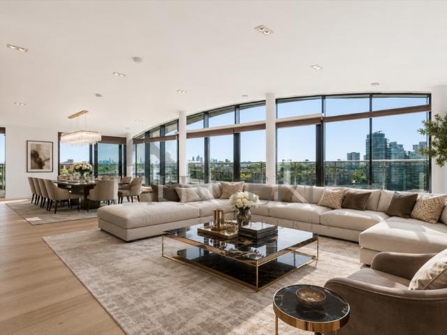 Chelsea Wharf, London SW10 2 bed apartment to rent £11,266 pcm £2,600 pw
