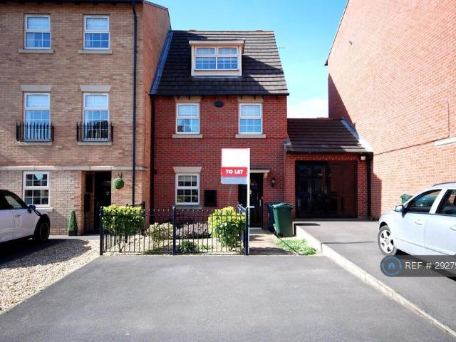 Chelwood Court, Doncaster, DN4 3 bed semi detached house to rent £1,095 pcm £253 pw