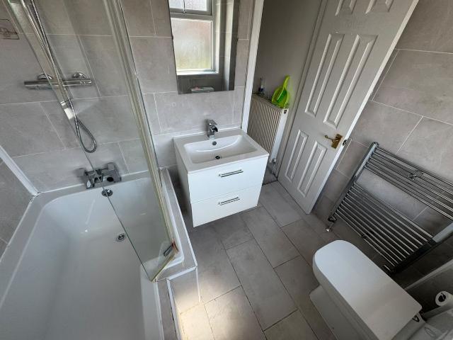 Chelwood Drive, Allerton, Bradford, West Yorkshire BD15, 4 bed semi detached house to rent, £1,200 pcm | PrimeLocation