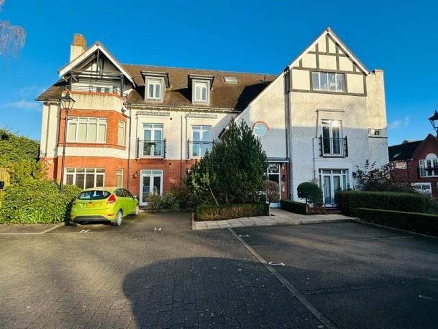 Cheltenham Mews, Four Oaks, B74 2UQ, United Kingdom | 3 bed apartment for rent #140655281 | Rentberry