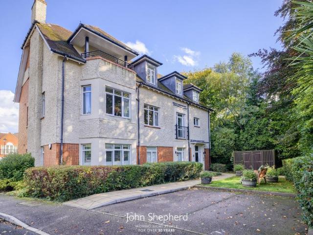 Cheltenham Mews, Four Oaks, B74 2UQ, United Kingdom | 2 bed apartment for rent #129650808 | Rentberry