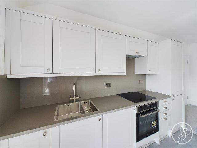 Cheltenham Mount, Harrogate HG1, 2 bed flat to rent, £1,000 pcm | PrimeLocation
