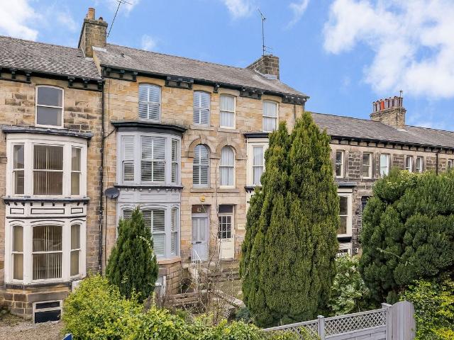 Cheltenham Mount, Harrogate HG1, 2 bed flat to rent, £1,900 pcm | PrimeLocation