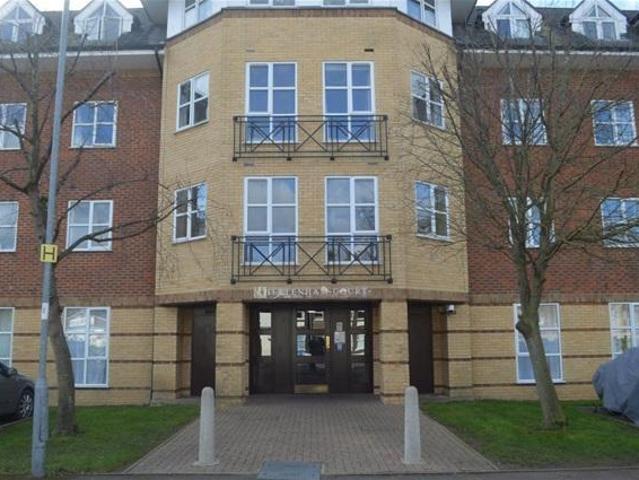 Cheltenham Court, Dexter Close, St. 2 bed flat to rent £1,800 pcm £415 pw