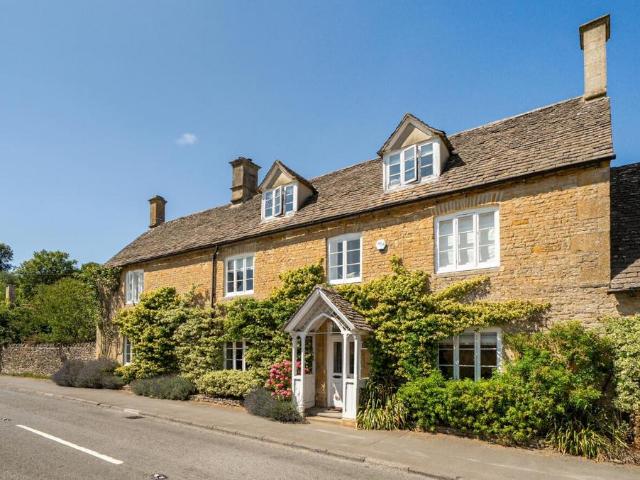 Cheltenham GL54 5 bed cottage to rent £5,250 pcm £1,212 pw