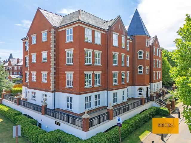 Cheltenham House, Woodford Green IG8, 2 bed flat to rent, £2,650 pcm | PrimeLocation