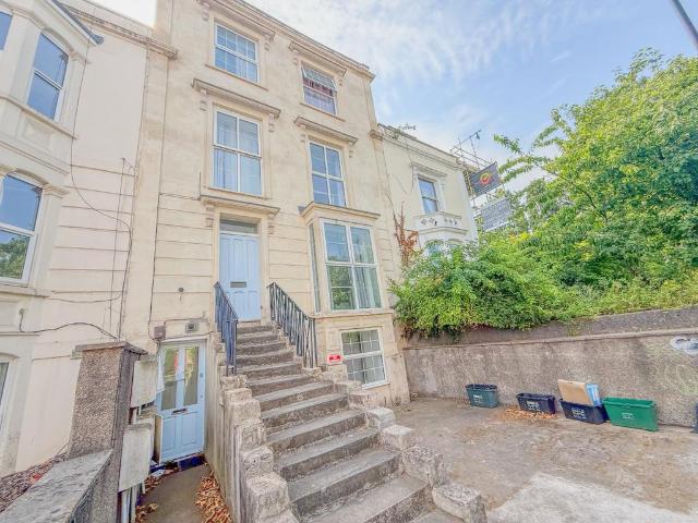 Cheltenham Road, Bristol BS6 2 bed apartment to rent £1,550 pcm £358 pw