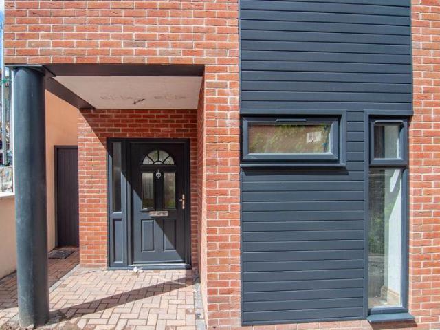 Cheltenham Road, Montpellier. 2 bed house to rent £2,100 pcm £485 pw
