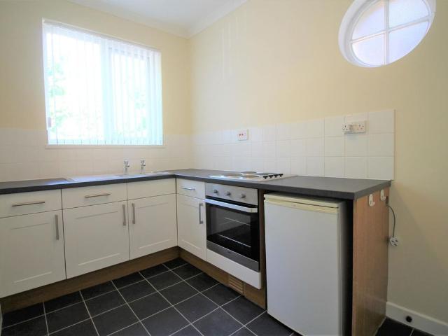 Cheltenham Road, Montpellier BS6, 2 bed flat to rent, £1,500 pcm | PrimeLocation