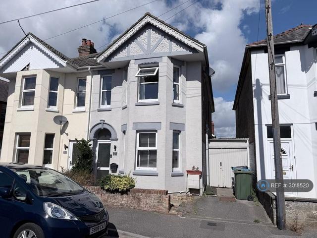 Cheltenham Road, Poole, BH12 3 bed semi detached house to rent £1,695 pcm £391 pw