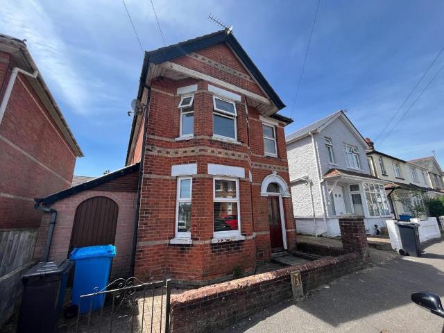 Cheltenham Road, Parkstone, Poole 3 bed detached house to rent £1,725 pcm £398 pw