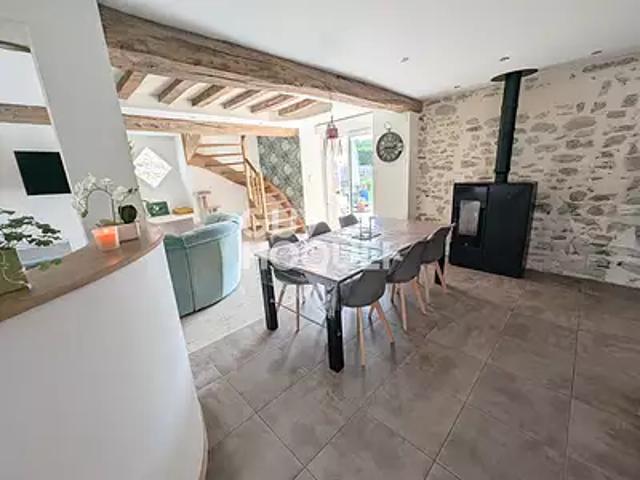 Chemazé 53200 Achat / Vente maison 5 pièces t5 au dernier étage terrasse