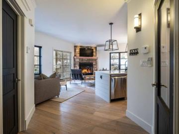Les Laurentides - Balcony, Fireplace, Swimming pool