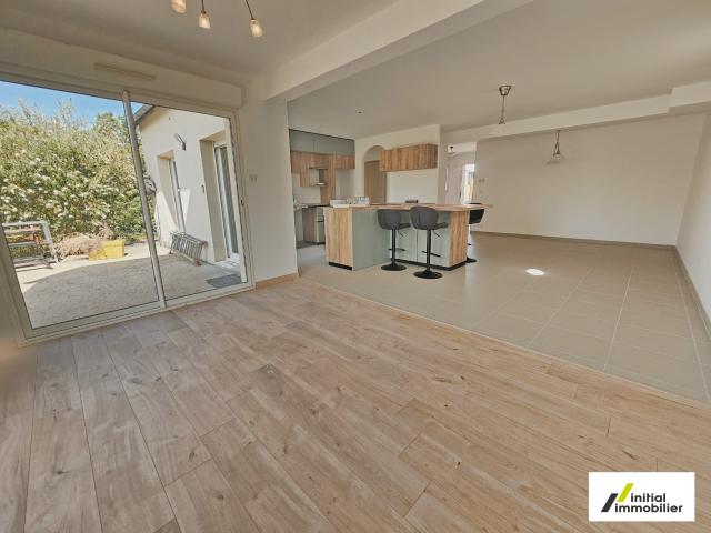 CHEMILLÉ SUR DÊME Maison familiale de 165 m2 avec 5 chambres sur un terrain de 1 537 m2