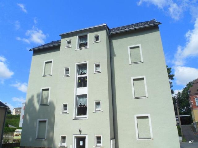 Chemnitz Wittgensdorf: Freundliche 2 Zimmer Wohnung mit Laminatboden und Badewanne
