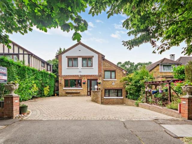 Cheney Street, Eastcote, Pinner HA5, 4 bed detached house to rent, £4,500 pcm | PrimeLocation