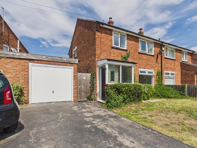 Cheney Way, Cambridge 3 bed semi detached house to rent £1,900 pcm £438 pw