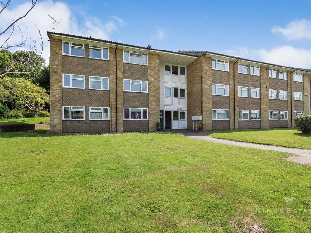 Chenies Close, Tunbridge Wells TN2, 2 bed flat to rent, £1,450 pcm | PrimeLocation