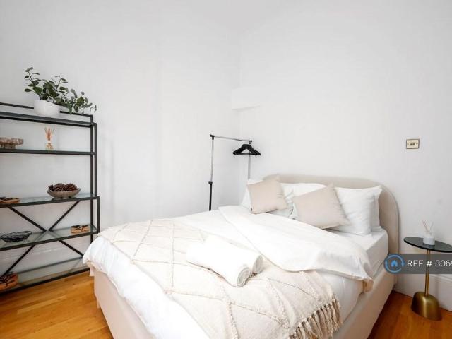 Cheniston Gardens, London, W8 1 bed flat to rent £2,750 pcm £635 pw