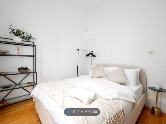 Cheniston Gardens, London W8, 1 bed flat to rent, £2,750 pcm | PrimeLocation