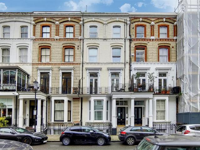 Cheniston Gardens, London W8 Studio to rent £1,690 pcm £390 pw
