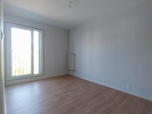 CHENOVE Appartement T4 avec Loggia