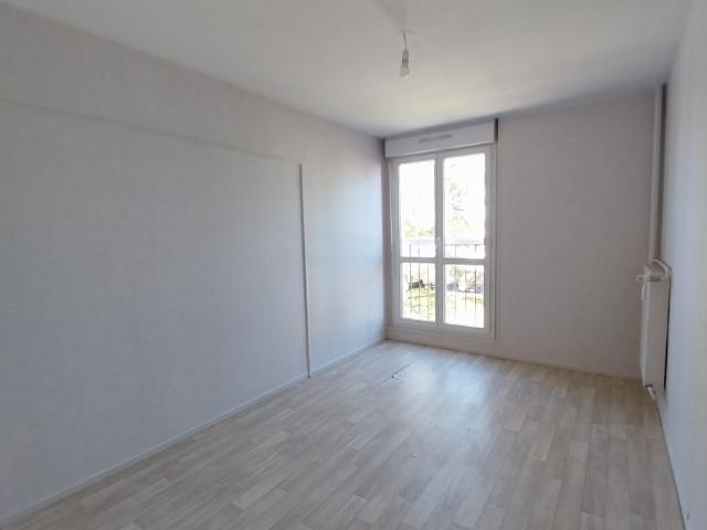 CHENOVE Appartement T4 avec Loggia