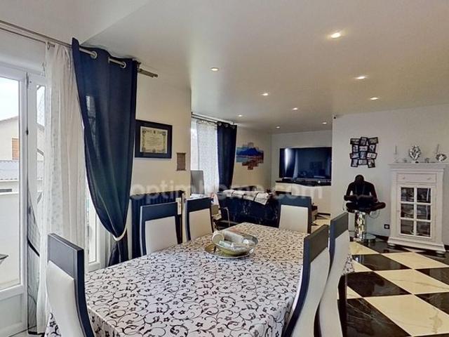 CHENNEVIERES SUR MARNE Maison familiale avec piscine et so. 187m² Chennevières sur Marne