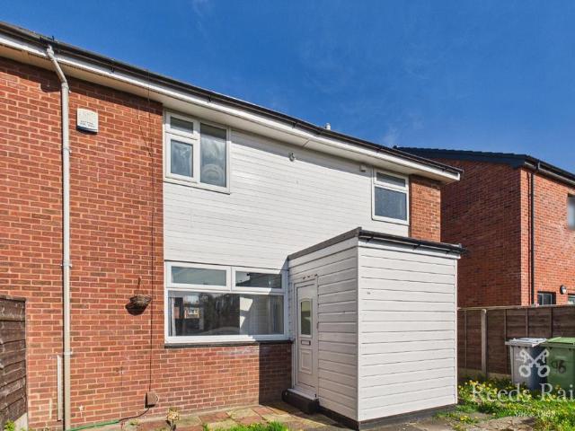Chepstow Avenue, Greater Manchester M33 3 bed semi detached house to rent £1,400 pcm £323 pw