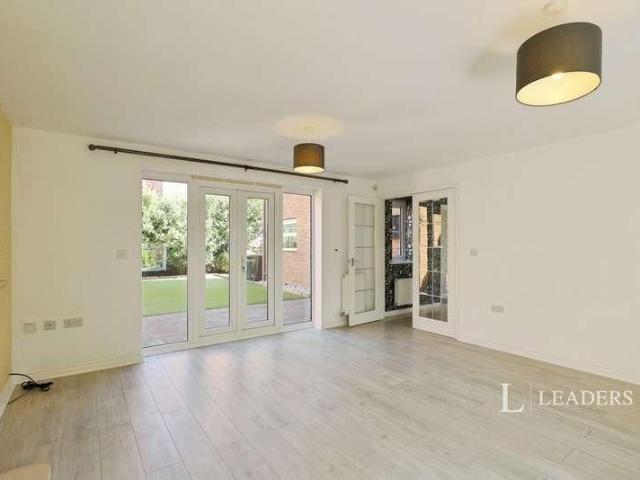 Chepstow Drive, Bourne, PE10
