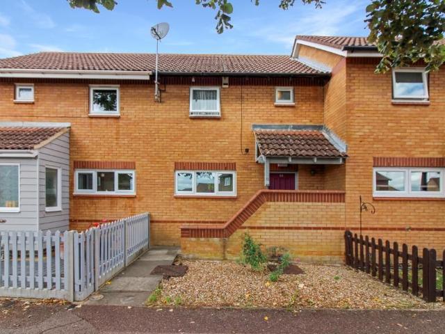 Chepstow Drive, Bletchley, Milton Keynes, Buckinghamshire MK3, 2 bed terraced house to rent, £1,300 pcm | PrimeLocation