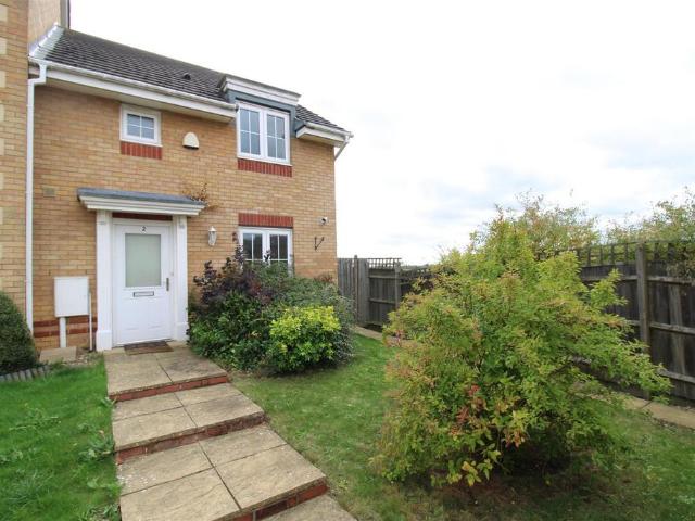 Chepstow Road, Corby NN18 3 bed end of terrace house to rent £1,200 pcm £277 pw