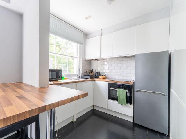 Chepstow Road, W2, Notting Hill. 2 bed flat to rent £4,312 pcm £995 pw