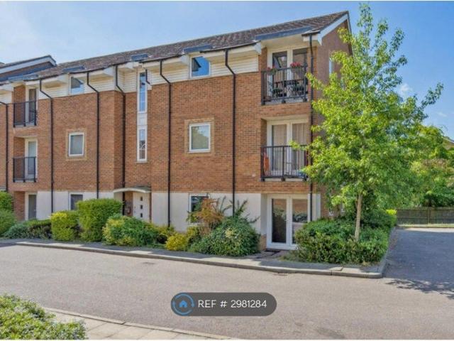 Chequers Field, Welwyn Garden City AL7, 2 bed flat to rent, £1,500 pcm | PrimeLocation