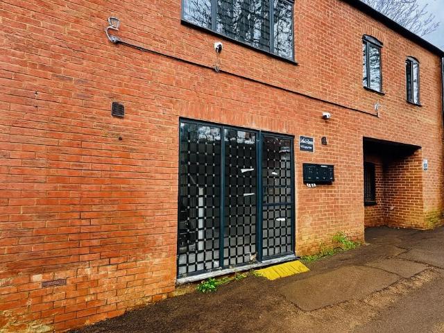 Chequers Lane, WELLINGBOROUGH 1 bed flat to rent £850 pcm £196 pw