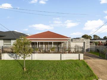 Cherised Family Home With Flexible Living In Sought After Kidman Park