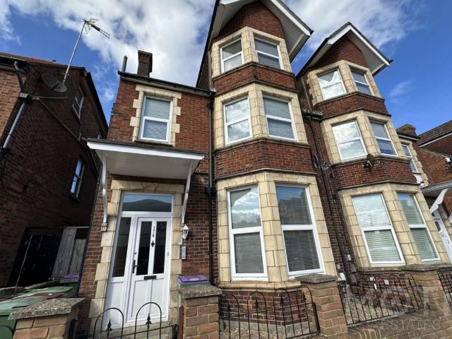Cheriton Road, Folkestone CT19, 1 bed flat to rent, £750 pcm | PrimeLocation