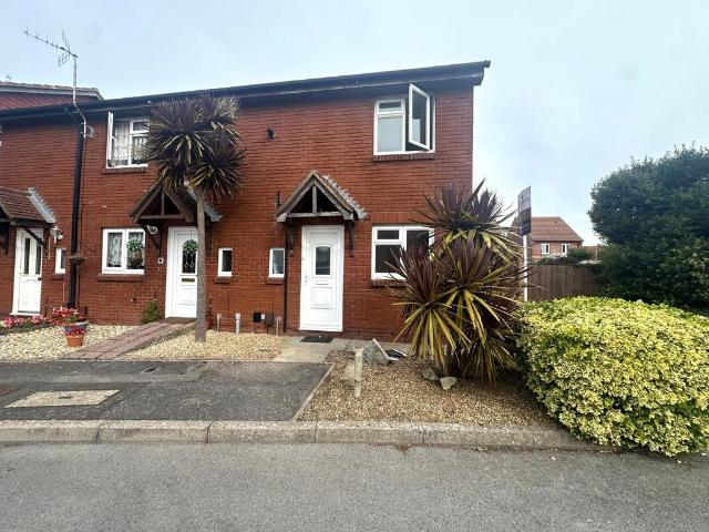Cheriton Road, Hampshire PO12 3 bed end of terrace house to rent £1,325 pcm £306 pw