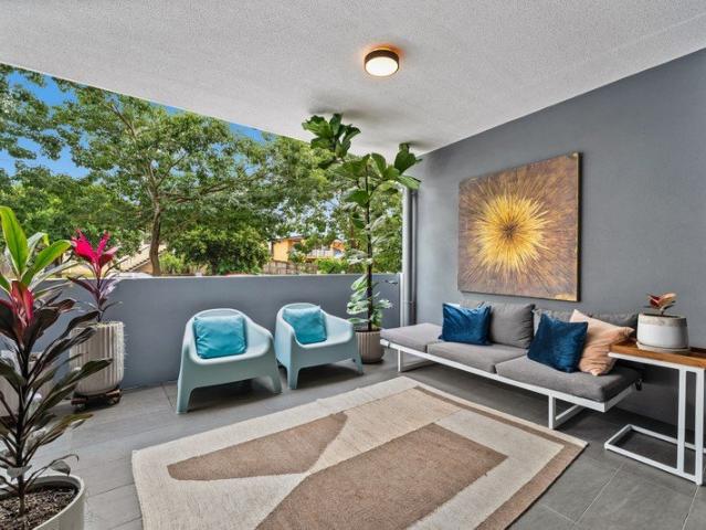 Chermside Luxury Ground Level Apartment In Prime Location
