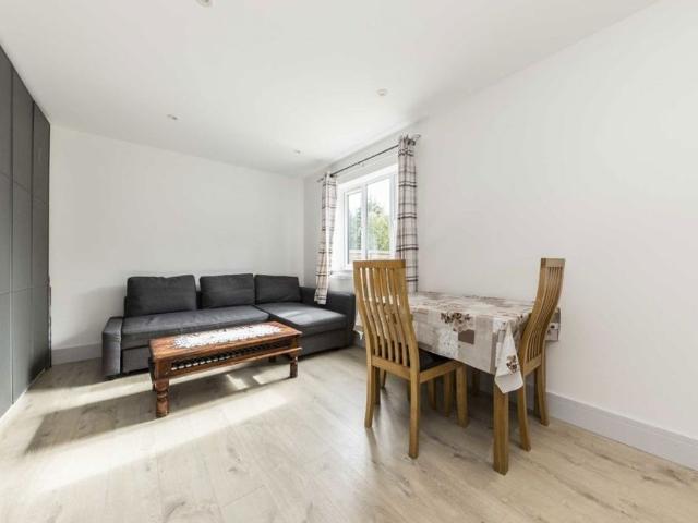 Cherry Crescent, TW8, London