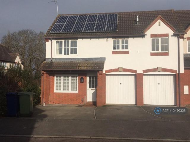 Cherry Blossom Close, Bishops Cleeve. 2 bed terraced house to rent £1,200 pcm £277 pw