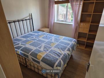 Cherry Blossom Close, Palmer Green N13, 2 bed flat to rent, £2,200 pcm | PrimeLocation