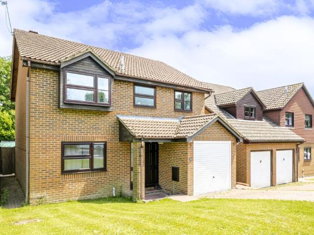 Cherry Gardens, Heathfield TN21, 4 bed property to rent, £2,000 pcm | PrimeLocation