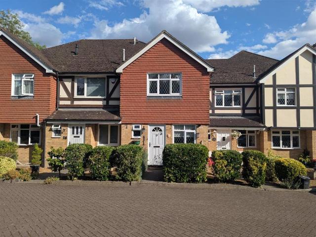 Cherry Hill, Harrow HA3 2 bed terraced house to rent £2,195 pcm £507 pw