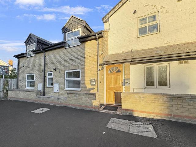 Cherry Hinton Road, Cambridge CB1 1 bed apartment to rent £1,200 pcm £277 pw